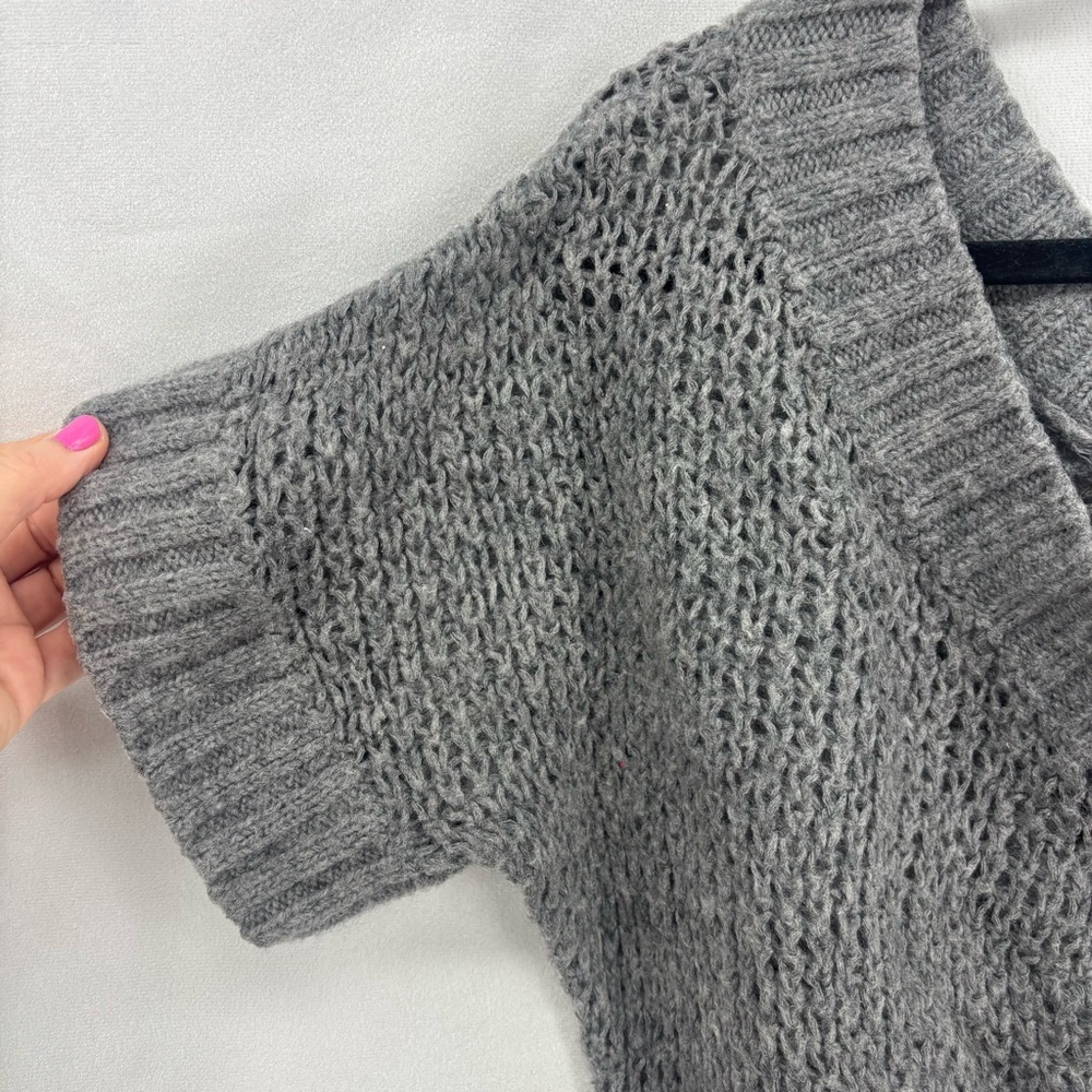 Abercrombie & Fitch Gray Off Shoulder Short Sleeve Knit Sweater Womens Large - Picture 4 of 9